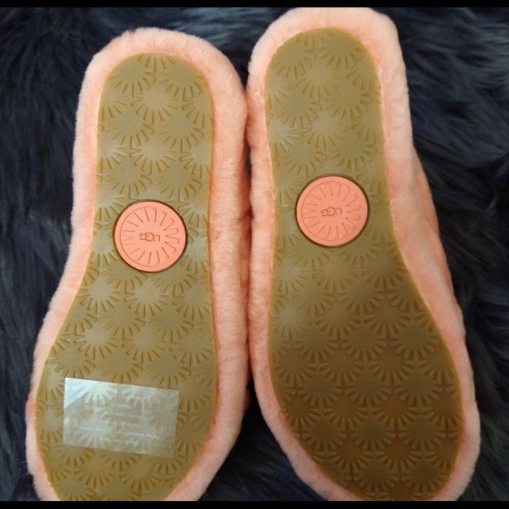 NIB Ugg Fluff Yeah slippers